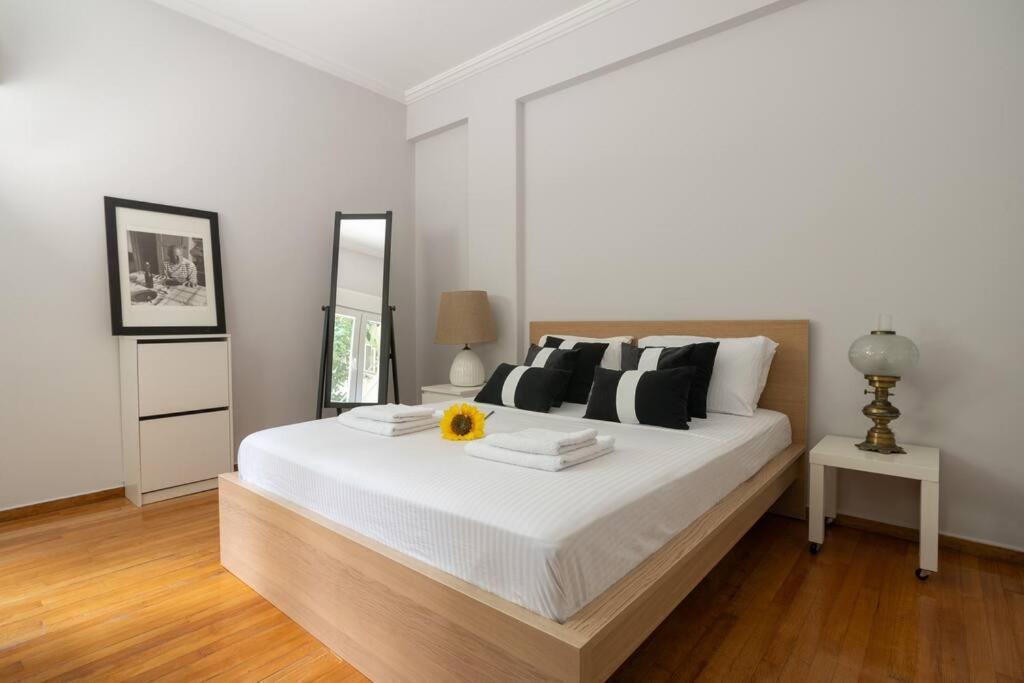 דירות אתונה Chic N Central Apt In Kolonaki מראה חיצוני תמונה
